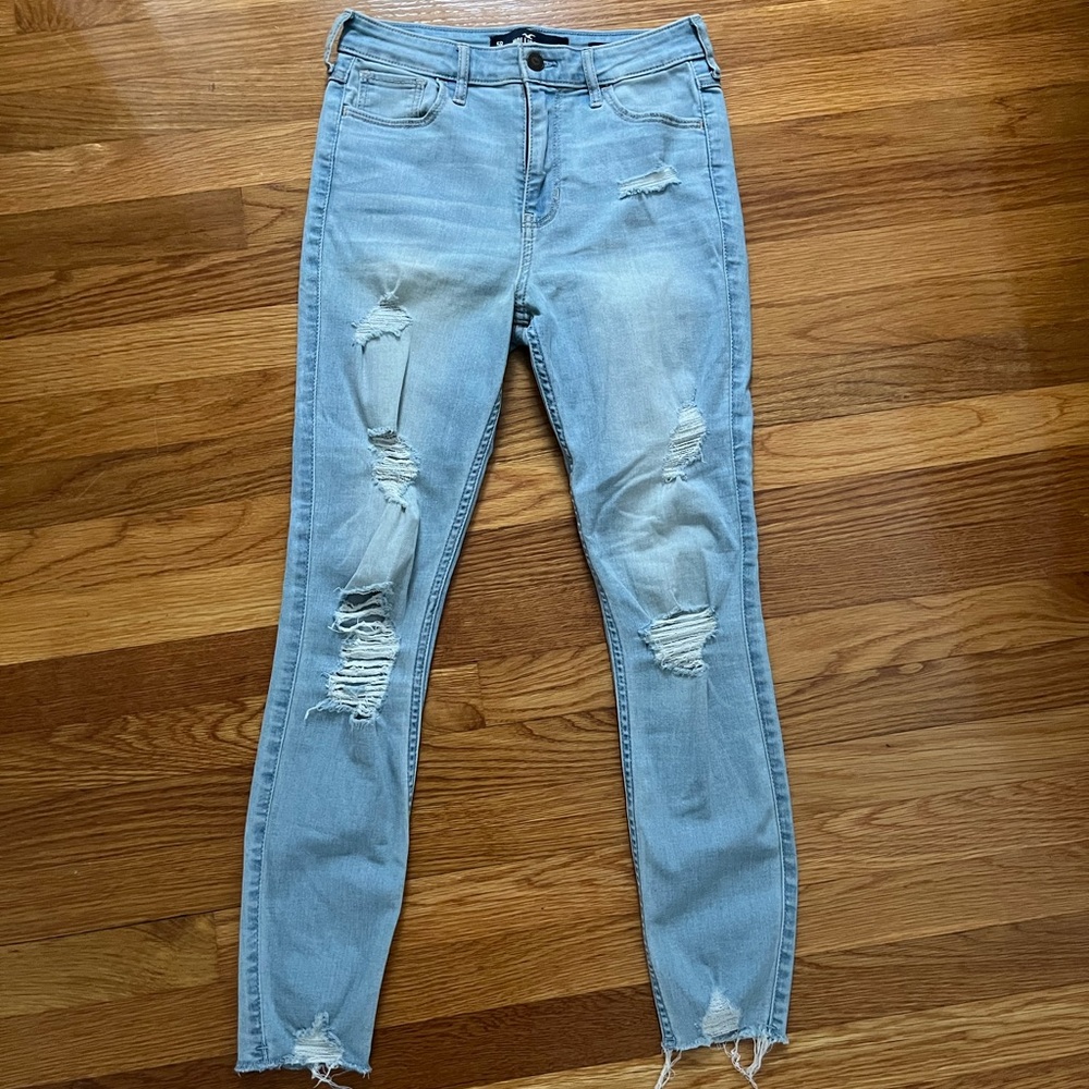 Hollister high rise distressed skinny Jean